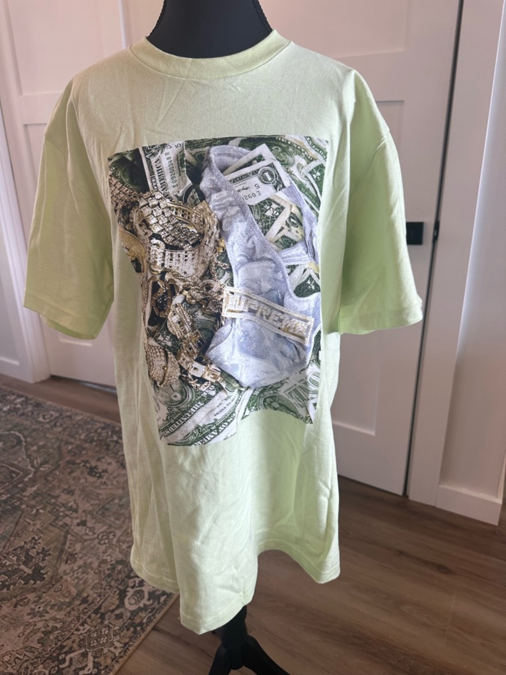 Supreme Light Green Money & Gold Jewelry Graphic Tee Size Medium
